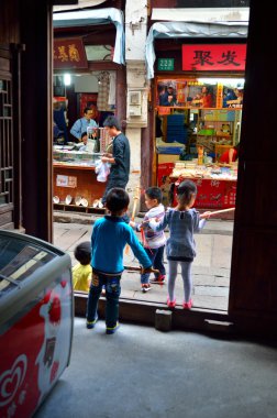eski köy tarafından nehirde tekne ile shanghai
