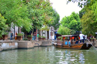 eski köy tarafından nehirde tekne ile shanghai