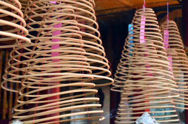 Çin tapınağında dairesel incenses