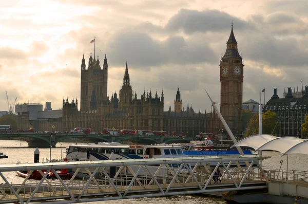 Big ben e casas do parlamento, Londres, Reino Unido — Fotografia de Stock