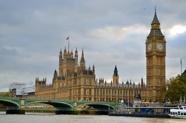 Stora ben och hus i parlamentet, London, Storbritannien — Stockfoto