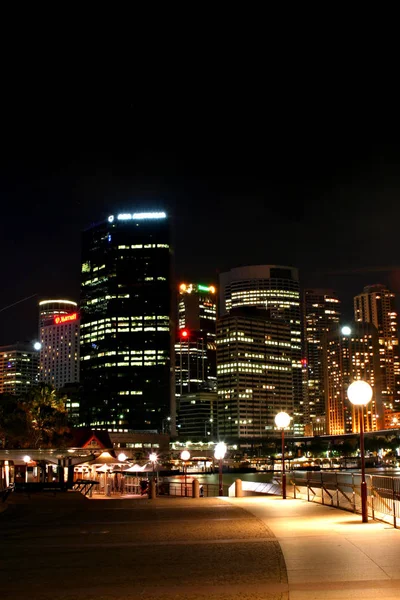 夜のシドニーのスカイライン — ストック写真