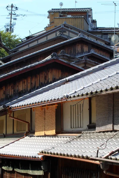 Sannenzaka (tre år lutning) och Ninenzaka (två år lutningen), Koyoto, Japan — Stockfoto