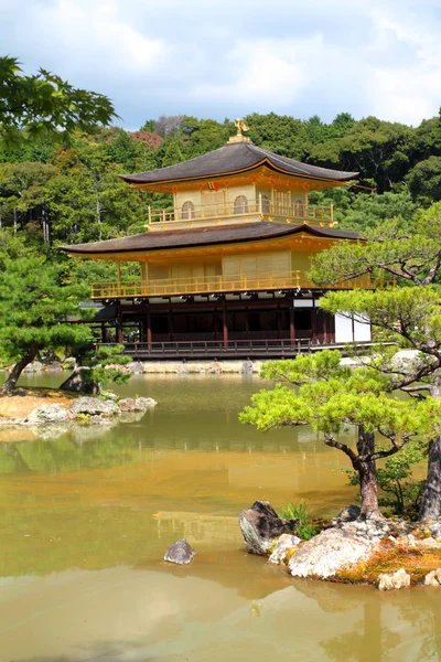Kinkakuji - El Pabellón de Oro, Kyoto, Japón —  Fotos de Stock