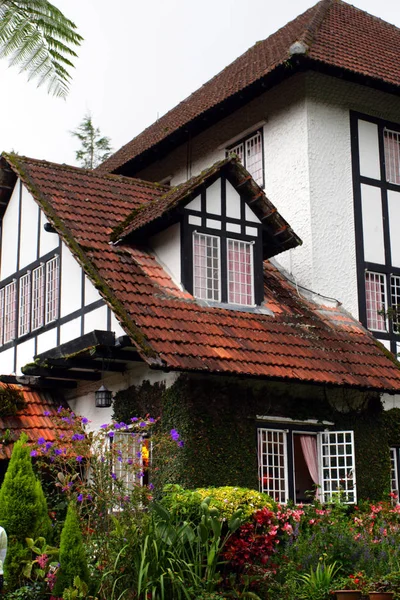 Un cottage tradizionale inglese — Foto Stock