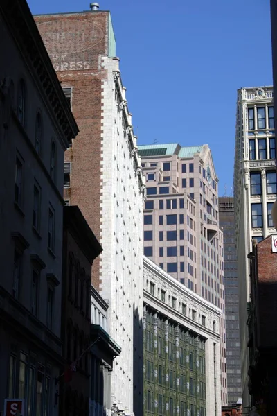 Byggnad och skyline på Boston city center — Stockfoto