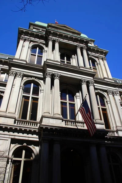 Здание и горизонт в центре Бостона — стоковое фото
