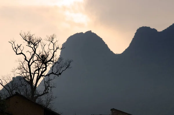 Krajobraz w Yangshuo Guilin, Chiny — Zdjęcie stockowe