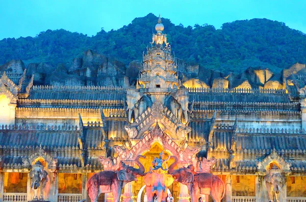 Sarayı fillerin, Phuket, Tayland