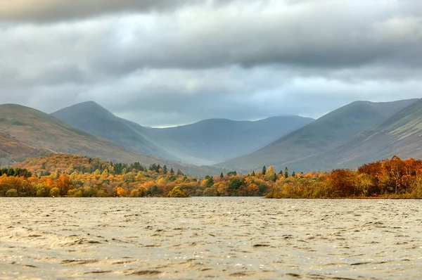 Pień obraz Loch Lomond, Szkocja — Zdjęcie stockowe