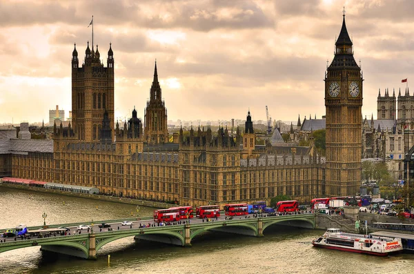 Big ben e casas do parlamento, Londres, Reino Unido — Fotografia de Stock