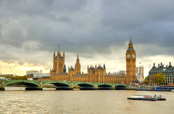 Big ben e casas do parlamento, Londres, Reino Unido — Fotografia de Stock