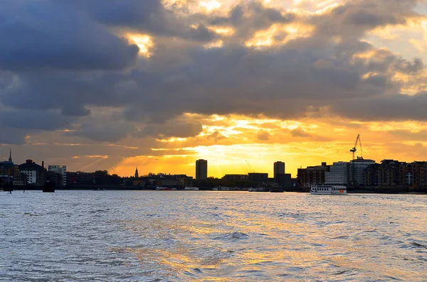 Stock beeld van de rivier de Thames, London, Verenigd Koninkrijk — Stockfoto