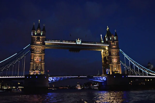 Tower Bridge à Londres, Royaume-Uni — Photo