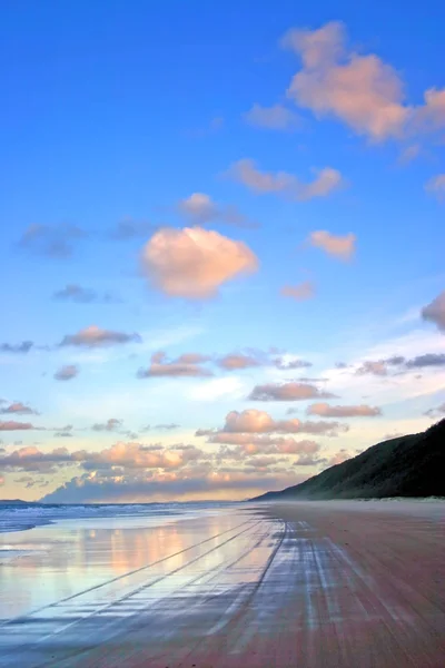 Isla Fraser, Australia es la isla de arena más grande del mundo — Foto de Stock