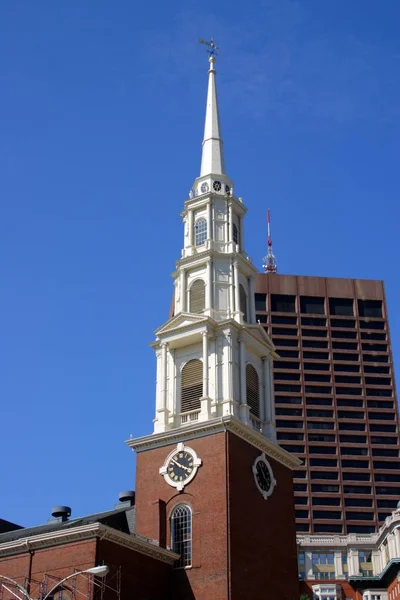 Edificio y horizonte en el centro de Boston — Foto de Stock