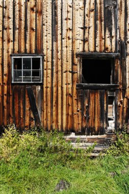 Bir çiftlikte eski ahır