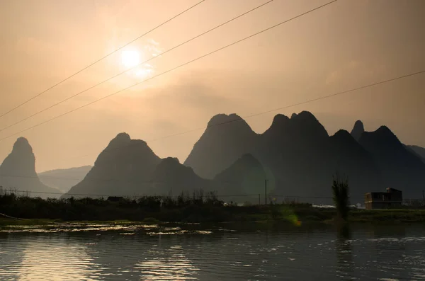 Krajobraz w Yangshuo Guilin, Chiny — Zdjęcie stockowe