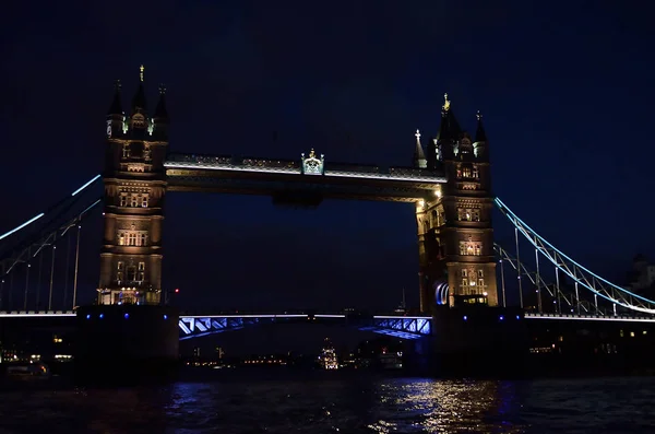 Tower Bridge à Londres, Royaume-Uni — Photo