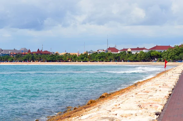 Tropikalnej plaży w bali, Indonezja — Zdjęcie stockowe