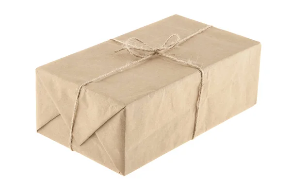 Caixa de embalagem amarrada com fio isolado no fundo branco — Fotografia de Stock
