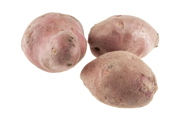 Patatas crudas aisladas sobre fondo blanco —  Fotos de Stock