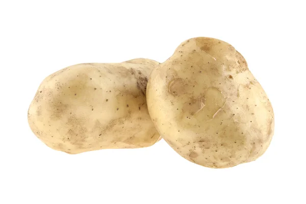 Patatas jóvenes y crudas aisladas sobre un fondo blanco —  Fotos de Stock