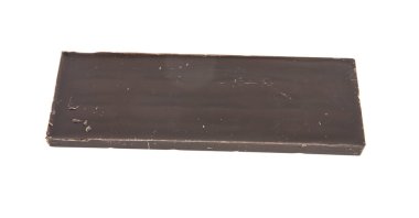 Beyaz arkaplanda izole edilmiş çikolata