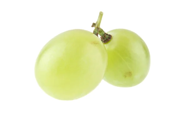 Uvas verdes aisladas sobre fondo blanco — Foto de Stock