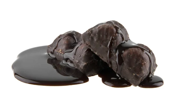 白い背景に分離された液体チョコレートのチョコレート キャンディ — ストック写真