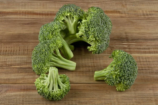 Broccoli Een Houten Tafel Rechtenvrije Stockfoto's