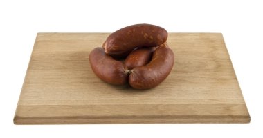 ahşap arka plan üzerinde izole bir ahşap tahta üzerinde sosis