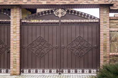 Iron gate açık havada