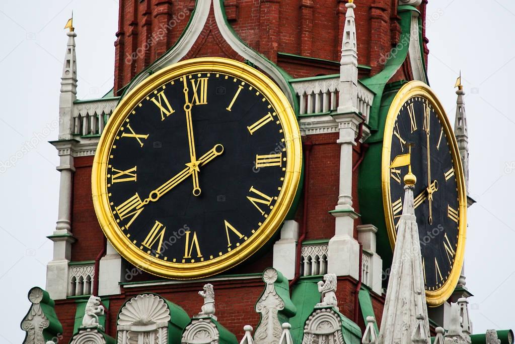 Moscow. Kremlin Clock on the Spasskaya Tower 