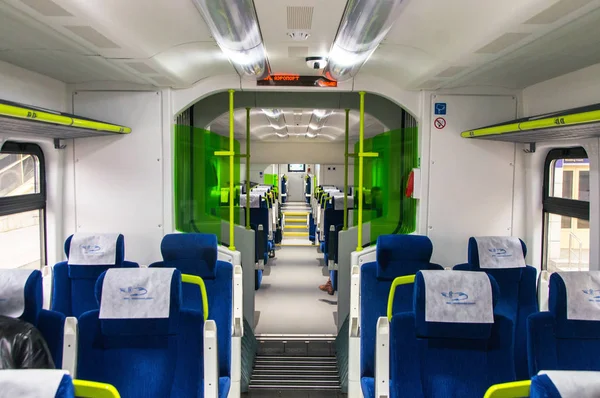 Interiér vozu naftu vlak Pesa 730m (Dp3) Belarův — Stock fotografie