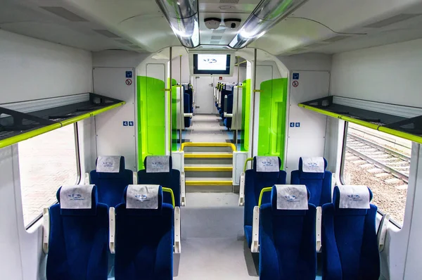 Interiér vozu naftu vlak Pesa 730m (Dp3) Belarův — Stock fotografie