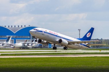 Minsk, Minsk Ulusal Havaalanı, Beyaz Rusya - 06 Mayıs 2016: Boeing 73