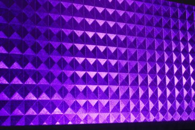 kare piramit mor soyulmuş desen doku plastik neon glow ışıklı