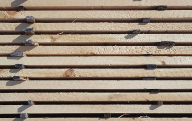 ahşap tahta yığını inşaat malzemesi