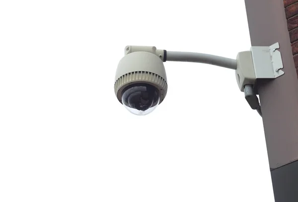 Câmera de segurança no fundo branco edifício vigilância — Fotografia de Stock