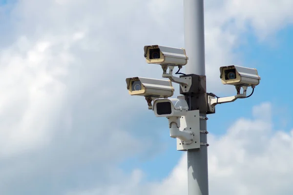 Beveiliging camera veiligheid apparatuur buiten bescherming video alarm — Stockfoto