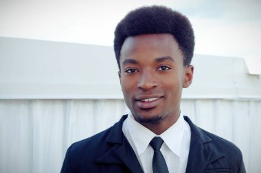 genç adam portre işadamı takım elbise ve kravat portre