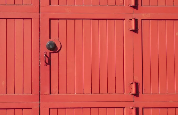 Orange door painted wood plank lock rustic ancient retro detail — Stock Photo, Image