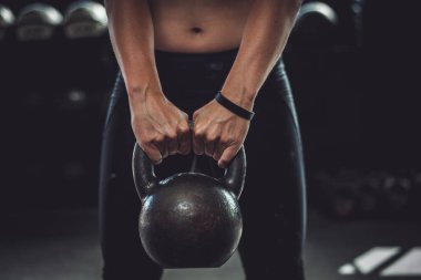 Kettlebell kadınla