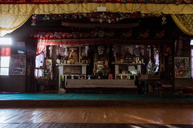 Myanmar Burma içinde ahşap bir manastır