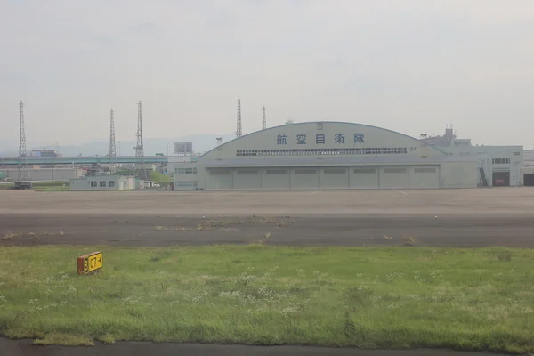 Aeropuerto de Fukuoka - pista de aterrizaje —  Fotos de Stock