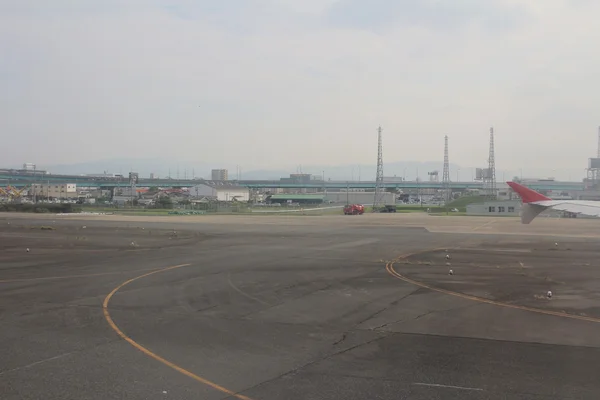 Fukuoka airport - runway — Stock Photo, Image