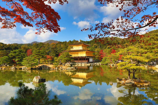 Осенний сезон буддийского храма Кинкаку-дзи Дзен
