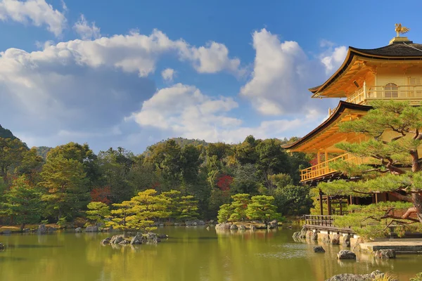 Gyllene paviljongen kinkakuji templet i kyoto japan — Stockfoto