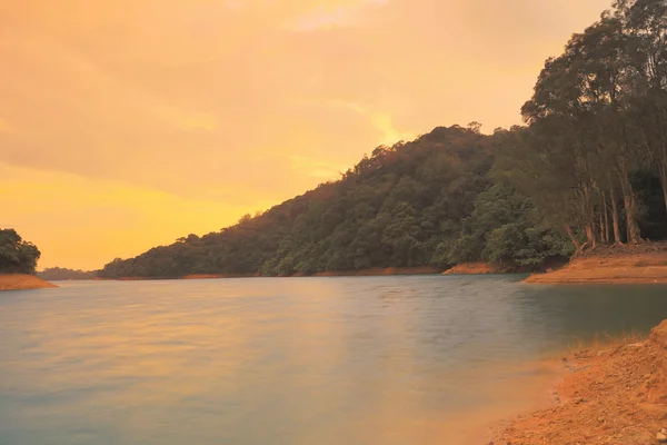 La puesta de sol del embalse de Shing Mun — Foto de Stock